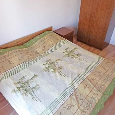 Two-bedroom In Ix Medulin