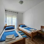 דירה Two-bedroom In Ix מדולין